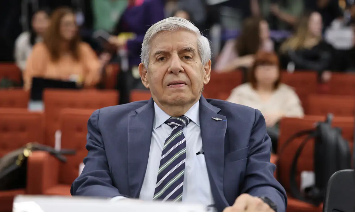 General Heleno. Foto: Ton Molina/STF