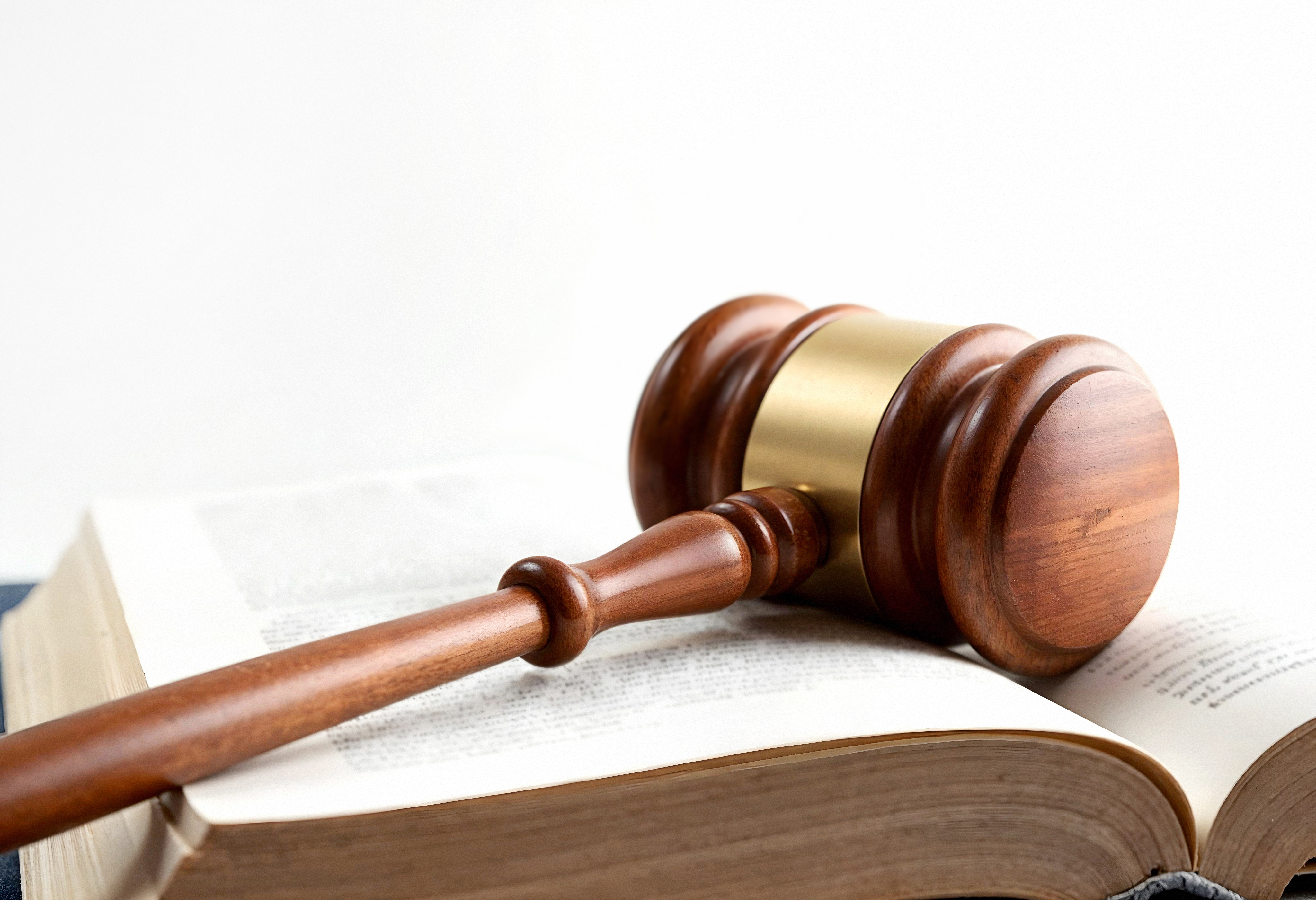 Dano moral martelo. Foto: Freepik